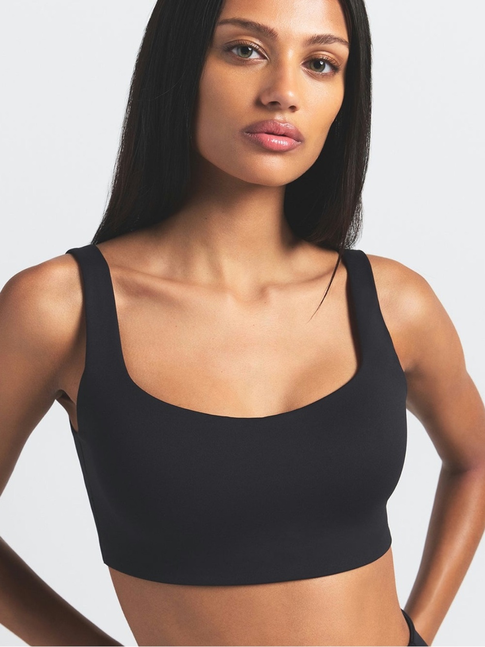 NWOT SKIMS x Nike matte scoopneck bra obsidian large